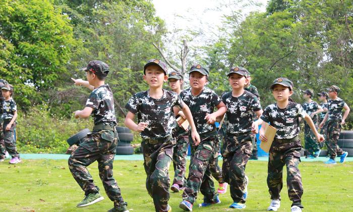 青少年(nian)素質(zhi)拓展(zhan)_上海親子(zi)團(tuán)建(jian)